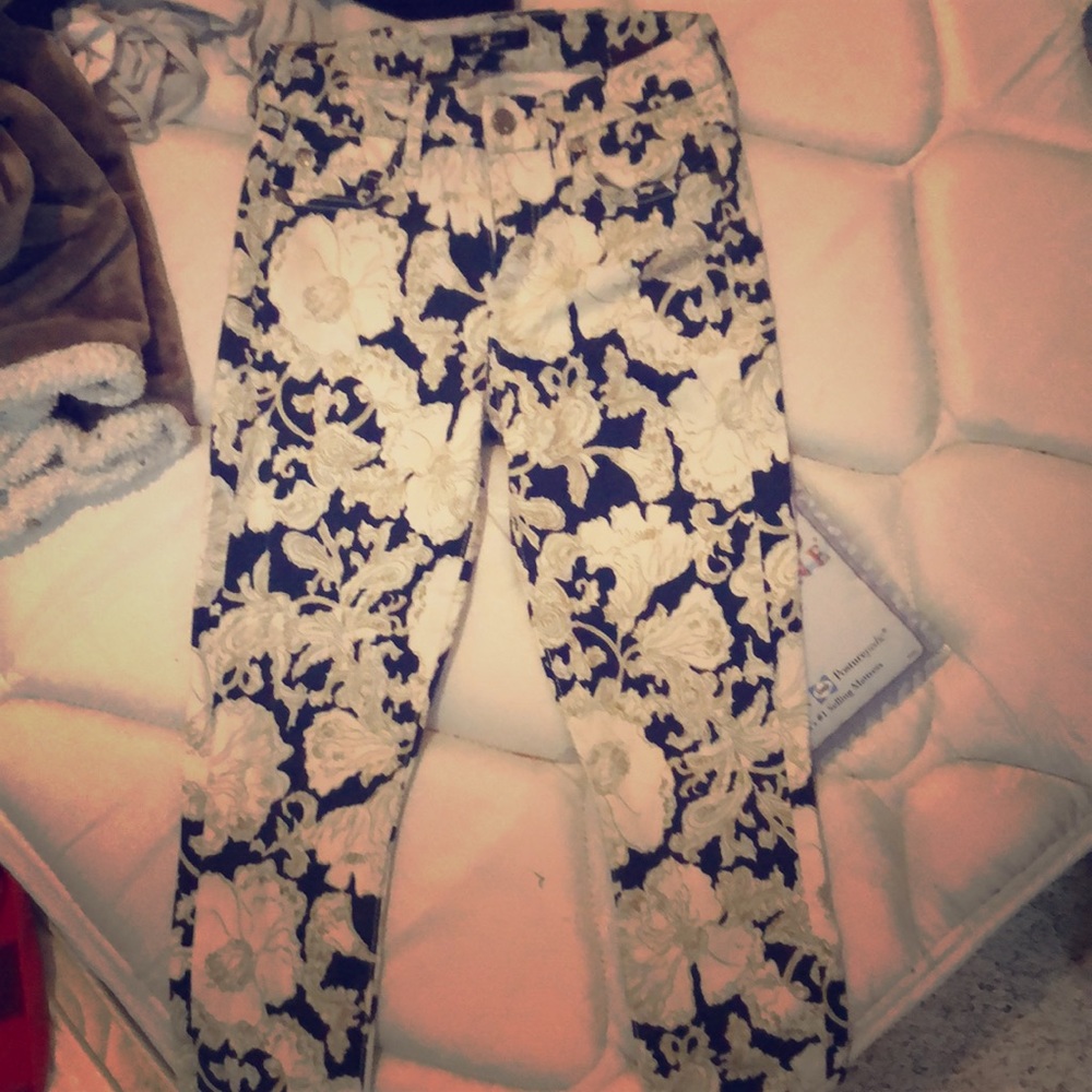 Never worn seven jeans